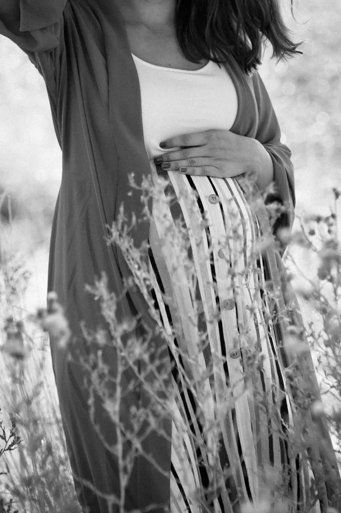 Babybauchfotografie im Nordpark Pulheim fotografiert von Valerija Ecker